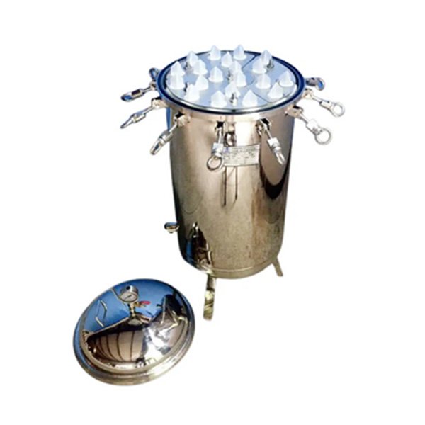 18-Cartridge Filter Housing
