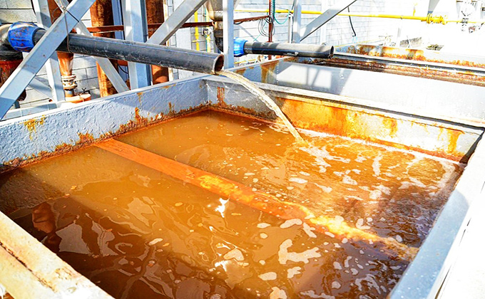 Scraper-Filter-for-Waste-Liquid-Recovery