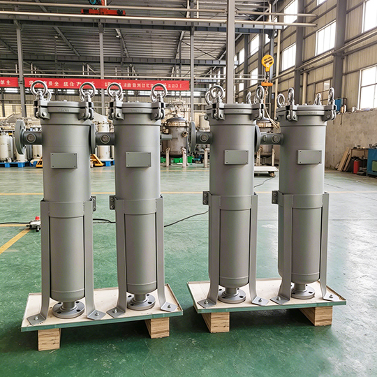 Details-of-FiltEdge's-1-Bag-Filter-Housing