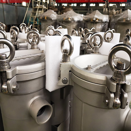 Details-of-FiltEdge's-1-Bag-Filter-Housing