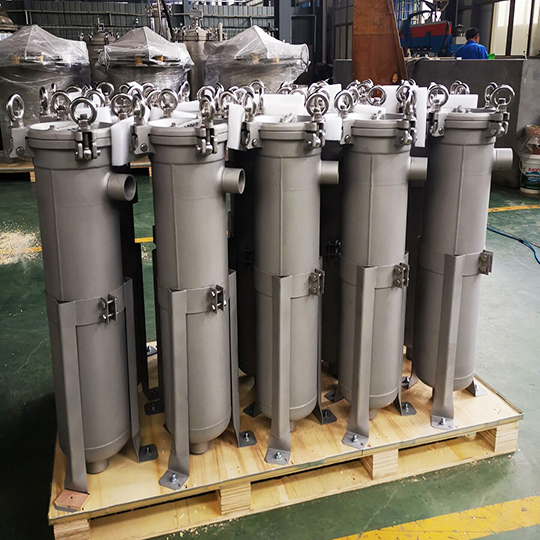 Details-of-FiltEdge's-1-Bag-Filter-Housing