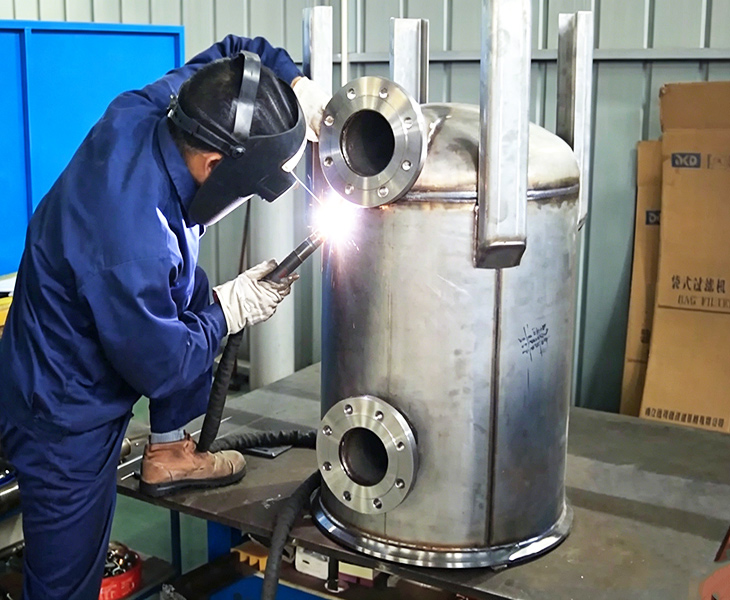 Welded-Seams-On-4Bag-Filter-Housing