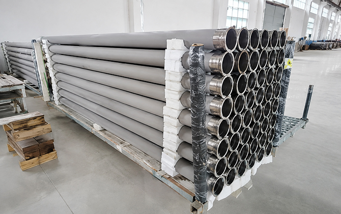 Why-Choose-FiltEdge's-Sintered-Filter-Tube