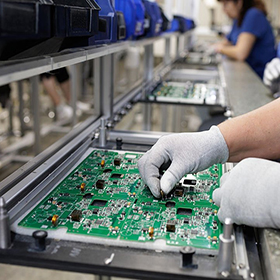Deep-Pleat-HEPA-Filters-Applications-in-the-Electronics-Industry
